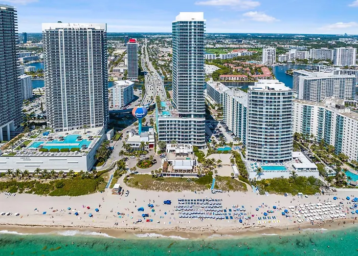 Stunning Condo 2/2 At Hyde Beachresort Beach Front